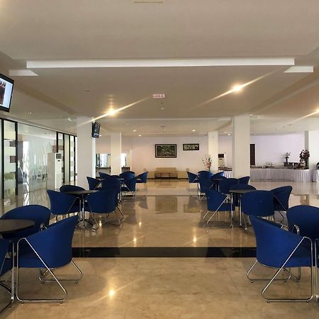 Kyriad Sadurengas Hotel Tanah Grogot Bagian luar foto