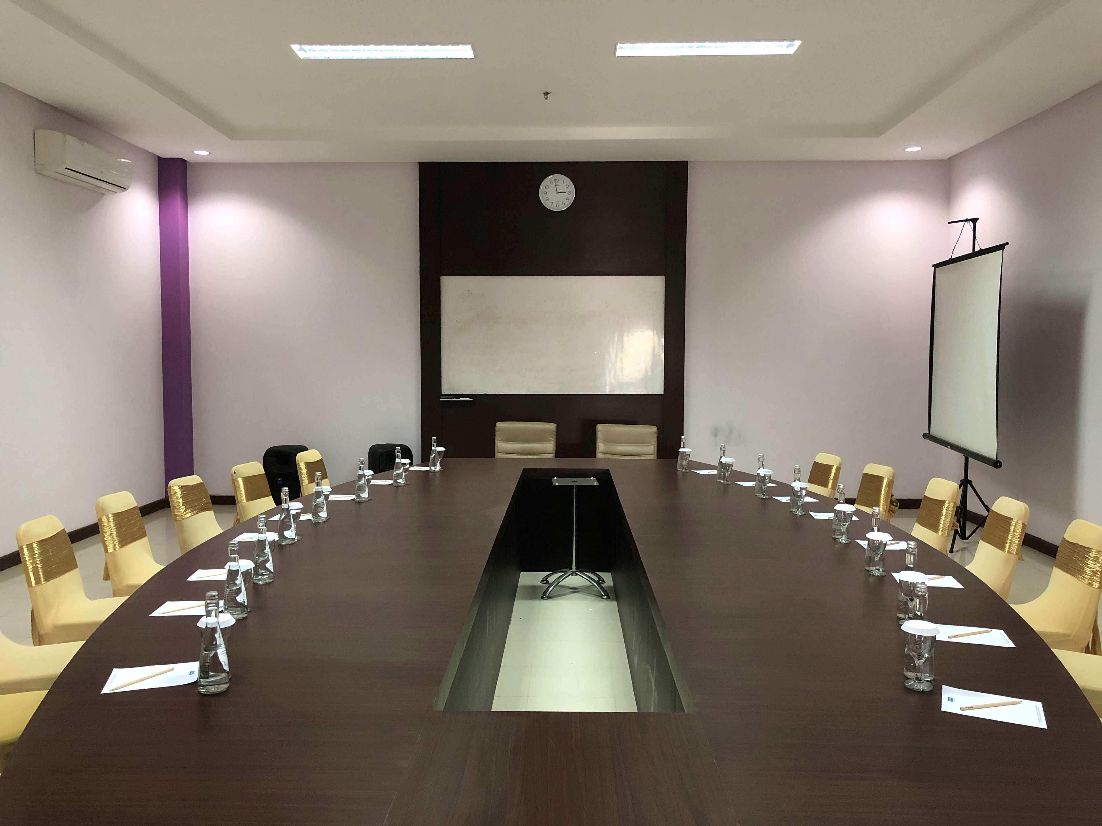 Kyriad Sadurengas Hotel Tanah Grogot Bagian luar foto